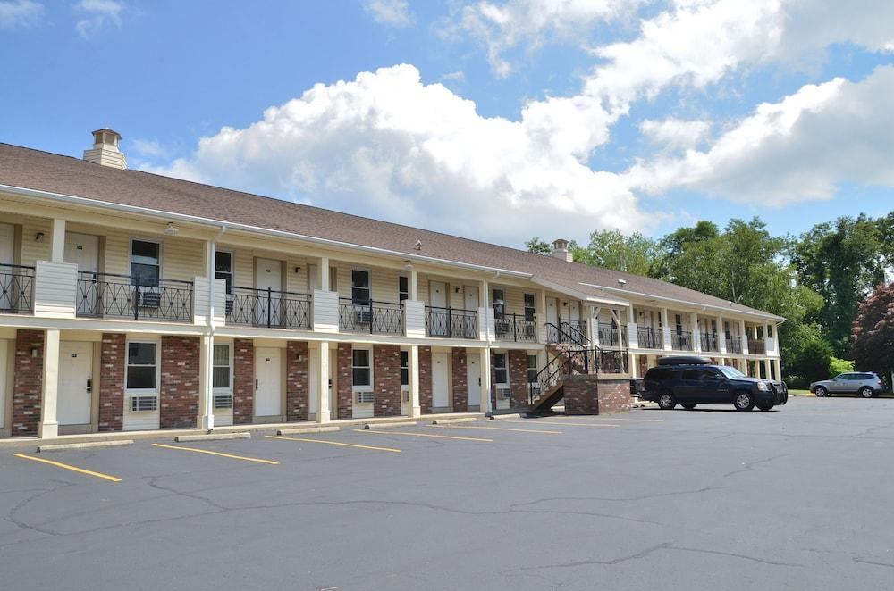 Econo Lodge Sturbridge Route 20 Extérieur photo