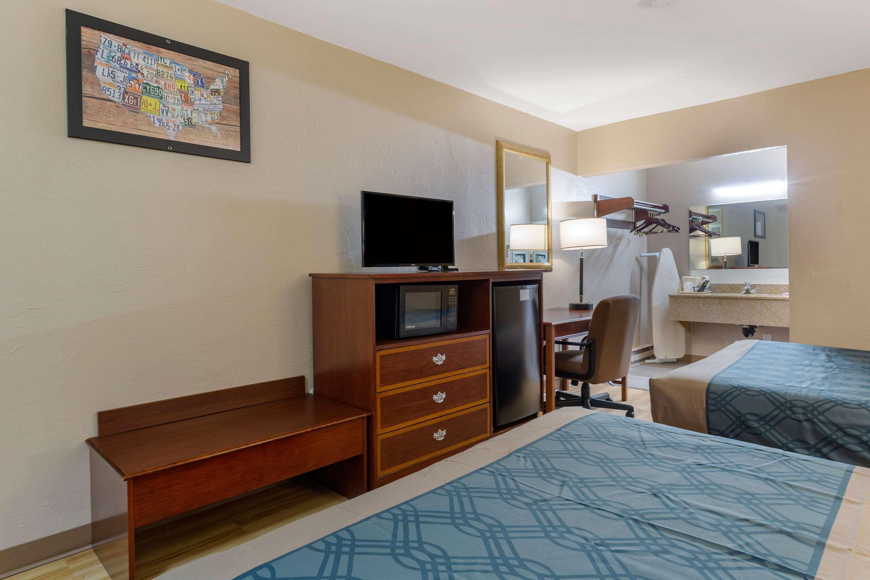 Econo Lodge Sturbridge Route 20 Extérieur photo