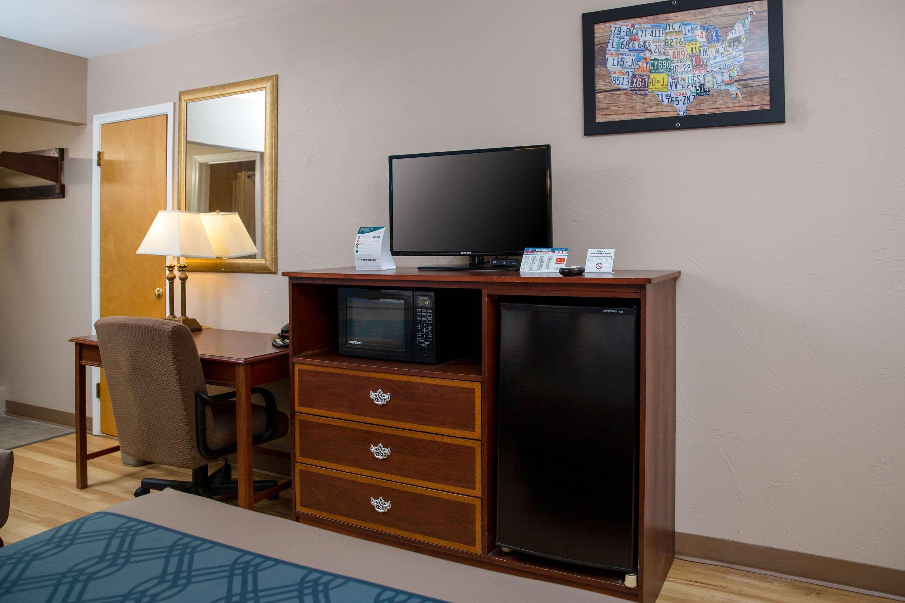 Econo Lodge Sturbridge Route 20 Extérieur photo