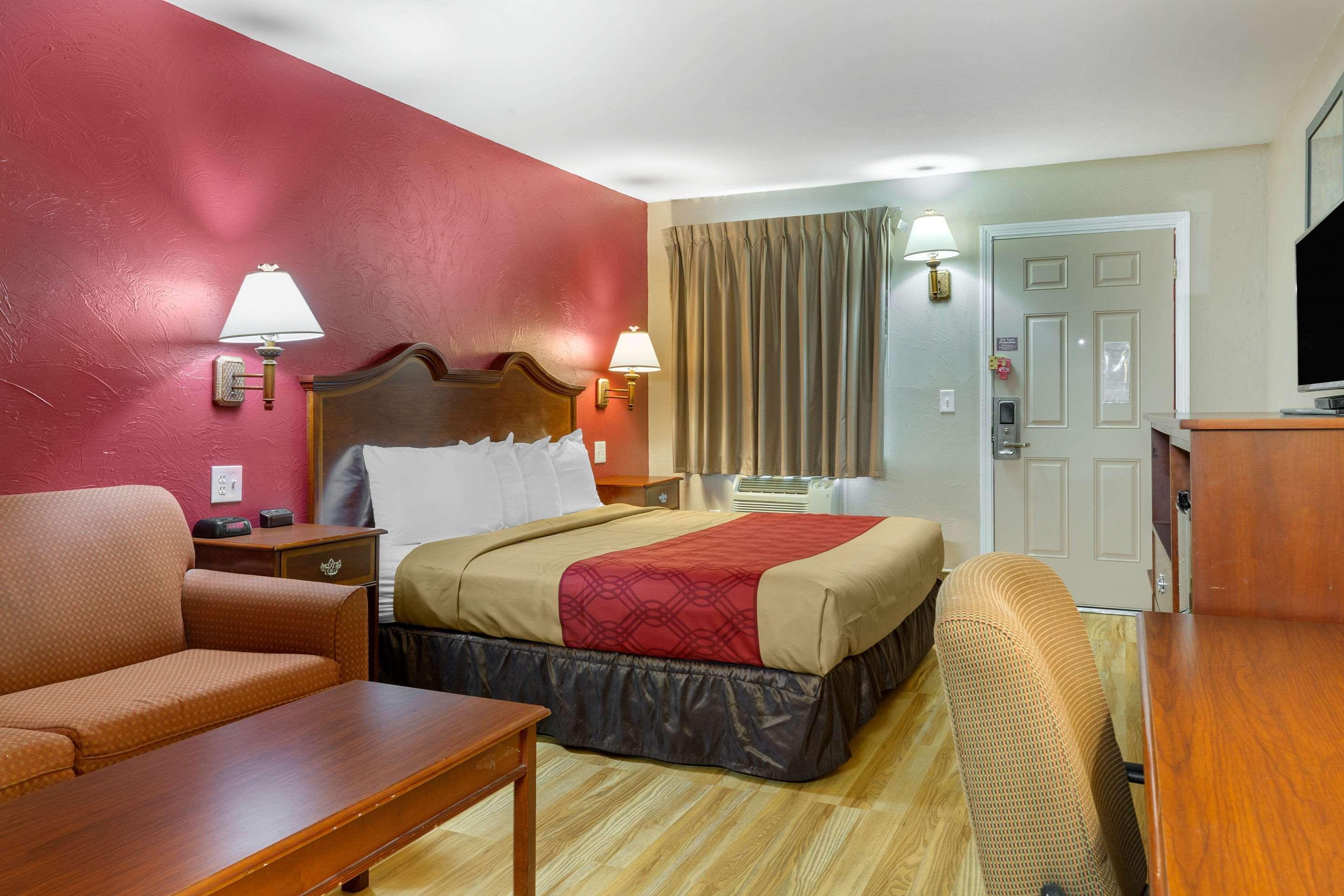 Econo Lodge Sturbridge Route 20 Extérieur photo