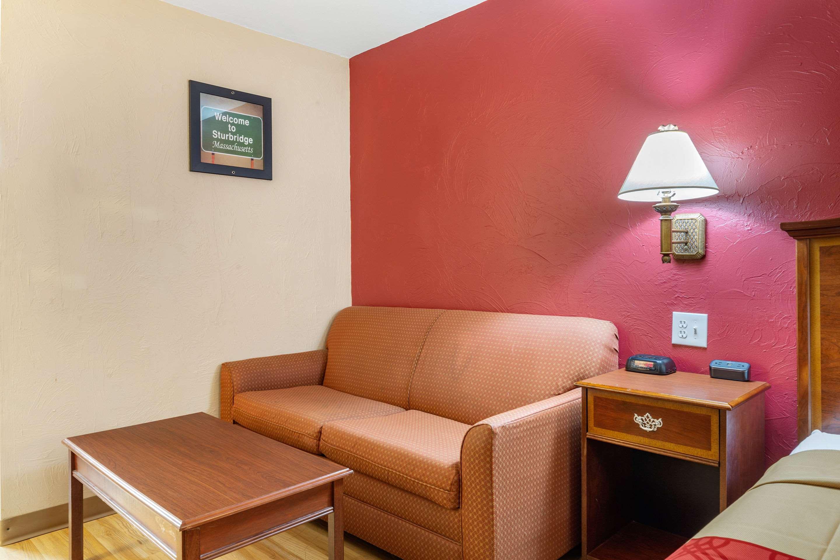 Econo Lodge Sturbridge Route 20 Extérieur photo