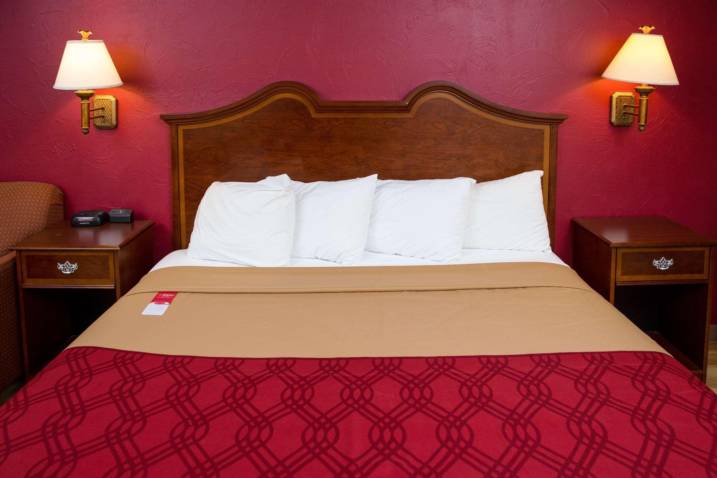 Econo Lodge Sturbridge Route 20 Extérieur photo
