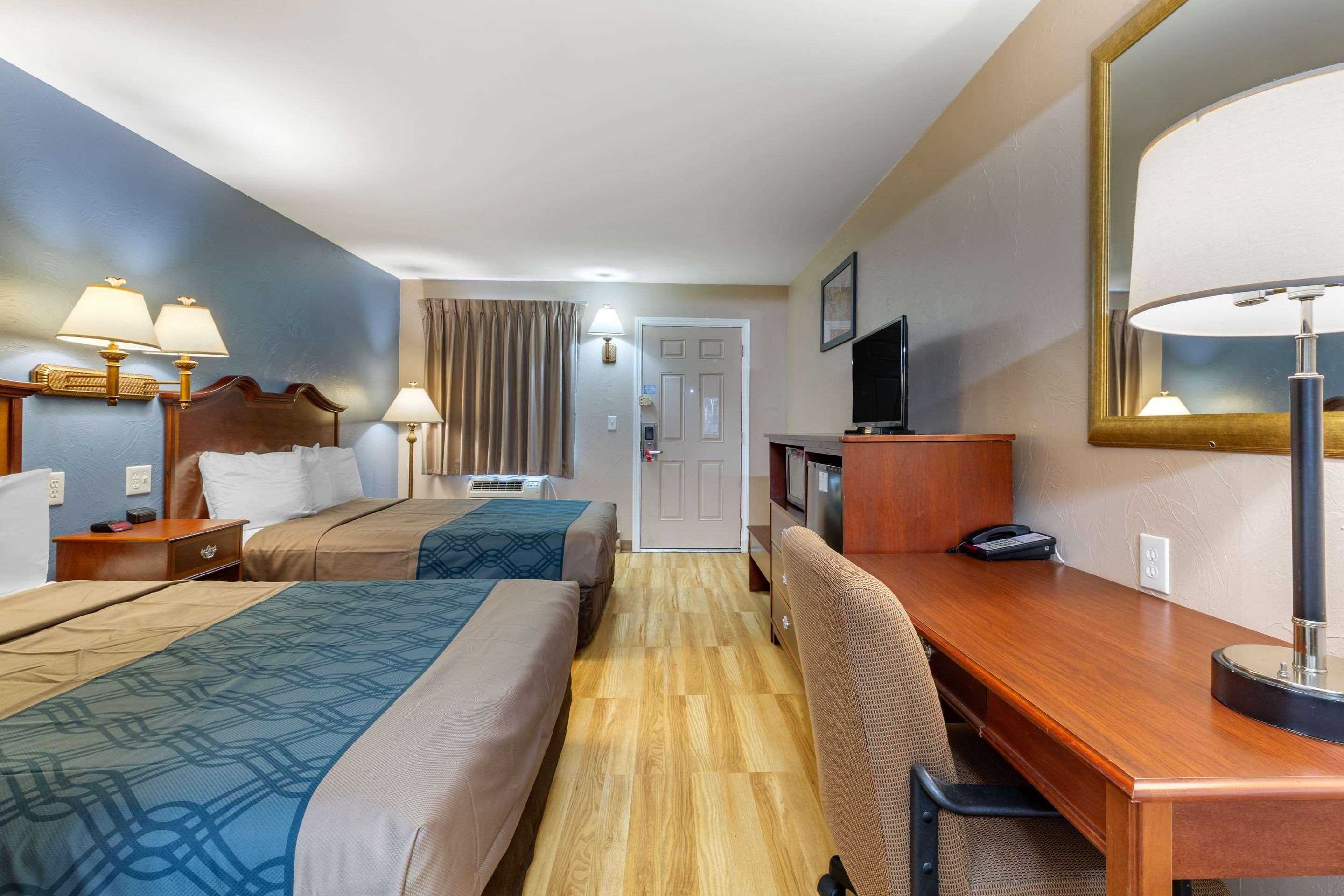 Econo Lodge Sturbridge Route 20 Extérieur photo