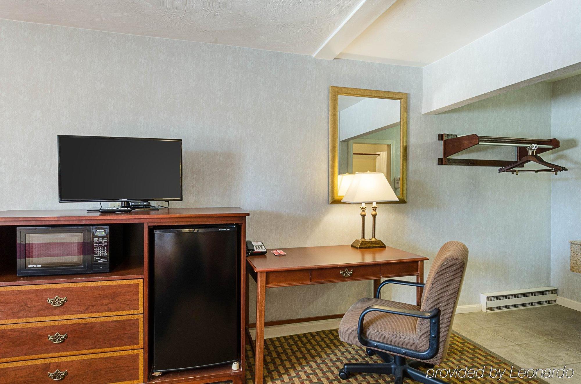 Econo Lodge Sturbridge Route 20 Extérieur photo