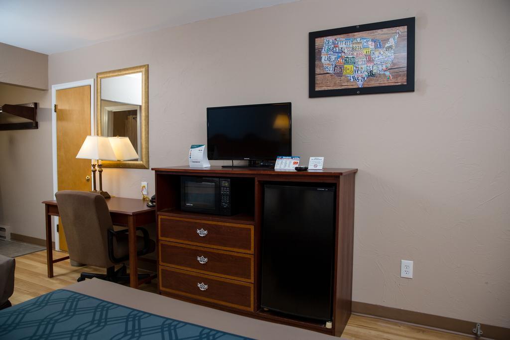 Econo Lodge Sturbridge Route 20 Extérieur photo